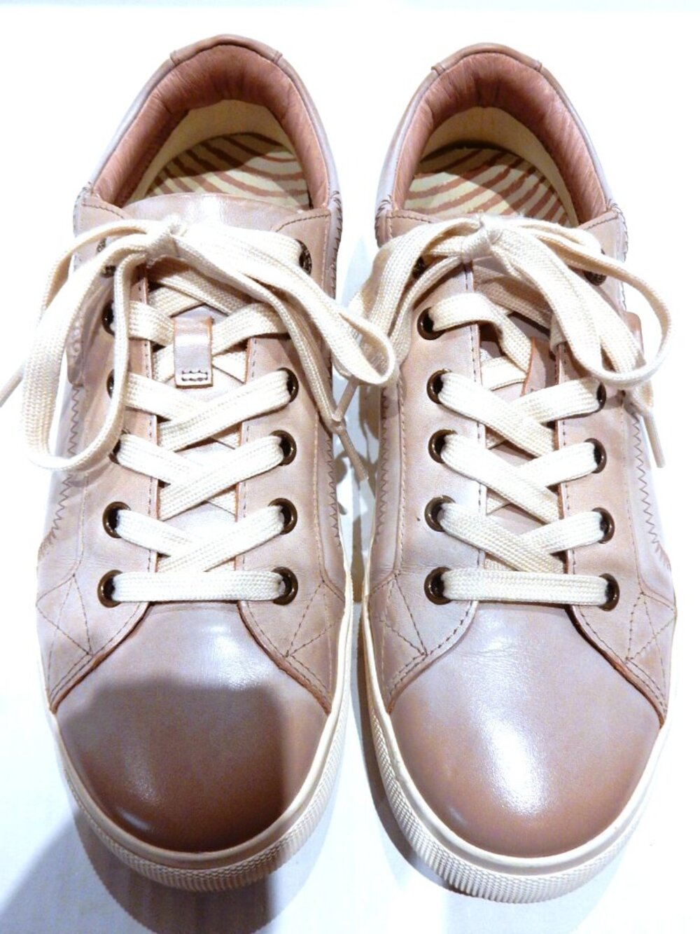 Taos Plim Soul Lux Taupe Leather Sneakers in Size 8.5